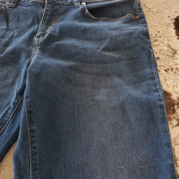 Two by Vince Camuto Jeans - Picture 16 of 17